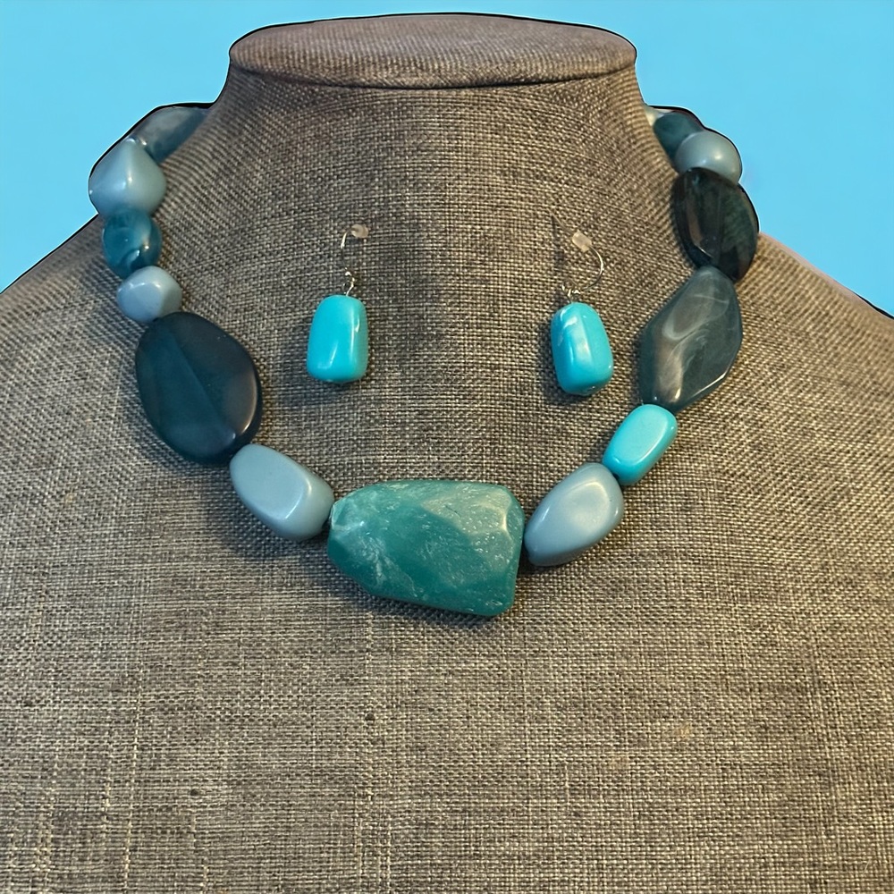 Isis Creative chunky blue bead necklace and earrings set